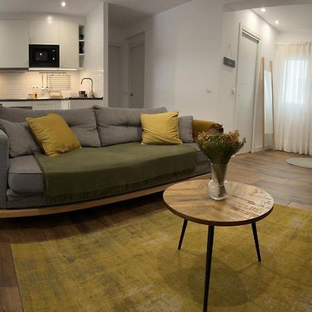 Petit Apartment Los Remedios Sevilla Kültér fotó