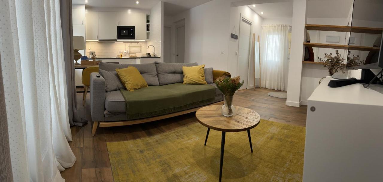Petit Apartment Los Remedios Sevilla Kültér fotó