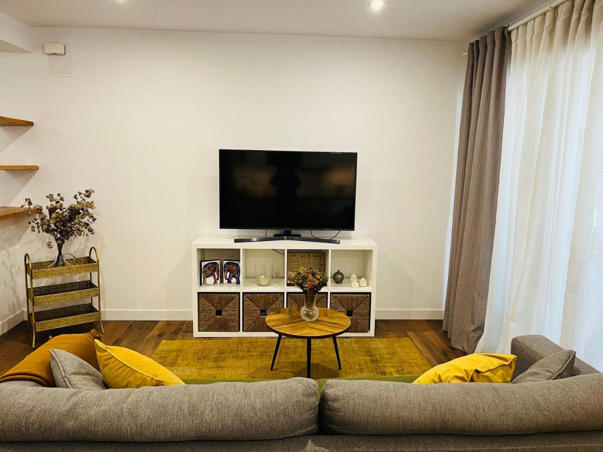 Petit Apartment Los Remedios Sevilla Kültér fotó